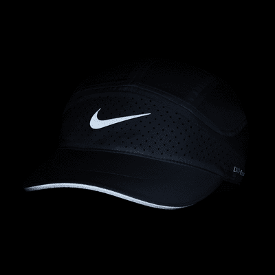 Nike Dri-FIT ADV FlyCap mit unstrukturiertem und reflektierendem Design Nur für heute