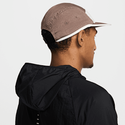 Nike Dri-FIT FlyUnstrukturierte Swoosh-Cap Nur noch ein Tag übrig