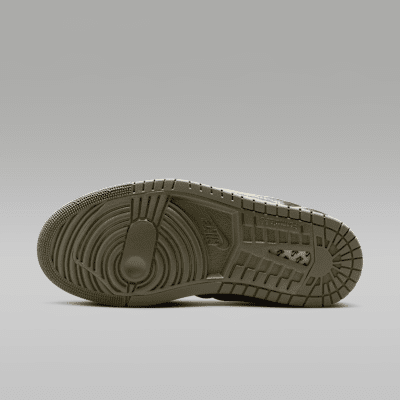 Air Jordan 1 Low Method of MakeSchuh (Damen) Valentinstagsangebot