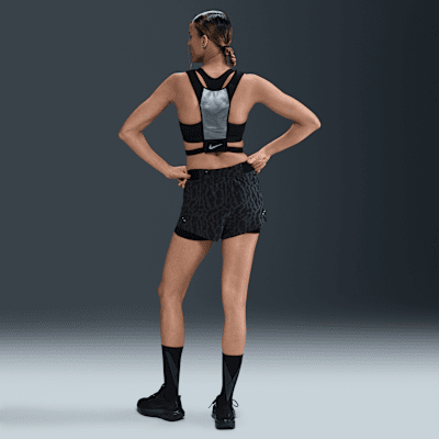 Nike SwiftDri-FIT 2-in-1-Laufshorts mit mittelhohem Bund und Print (Damen) Neueste Mode